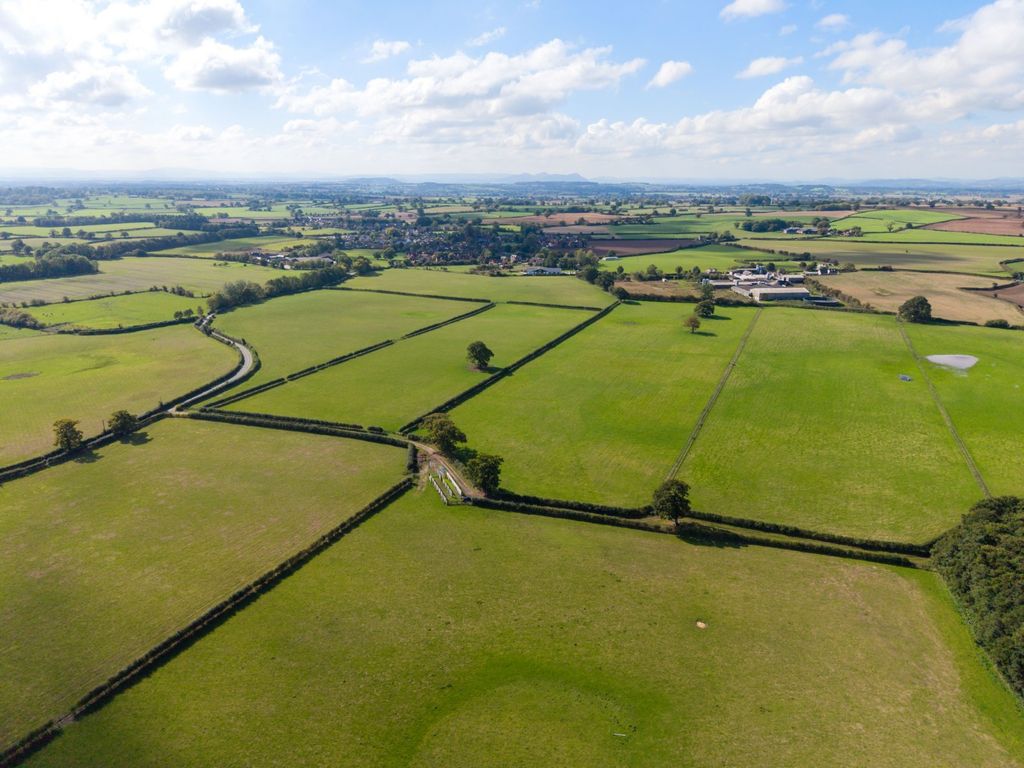 Property photo 3 of 8 Picture 3