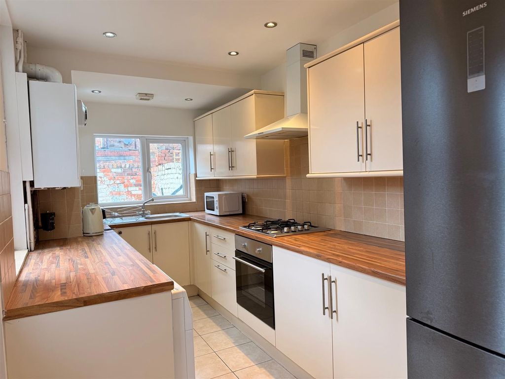 Property photo 2 of 15 Kitchen.Jpg