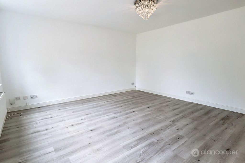 Property photo 3 of 39 4675985