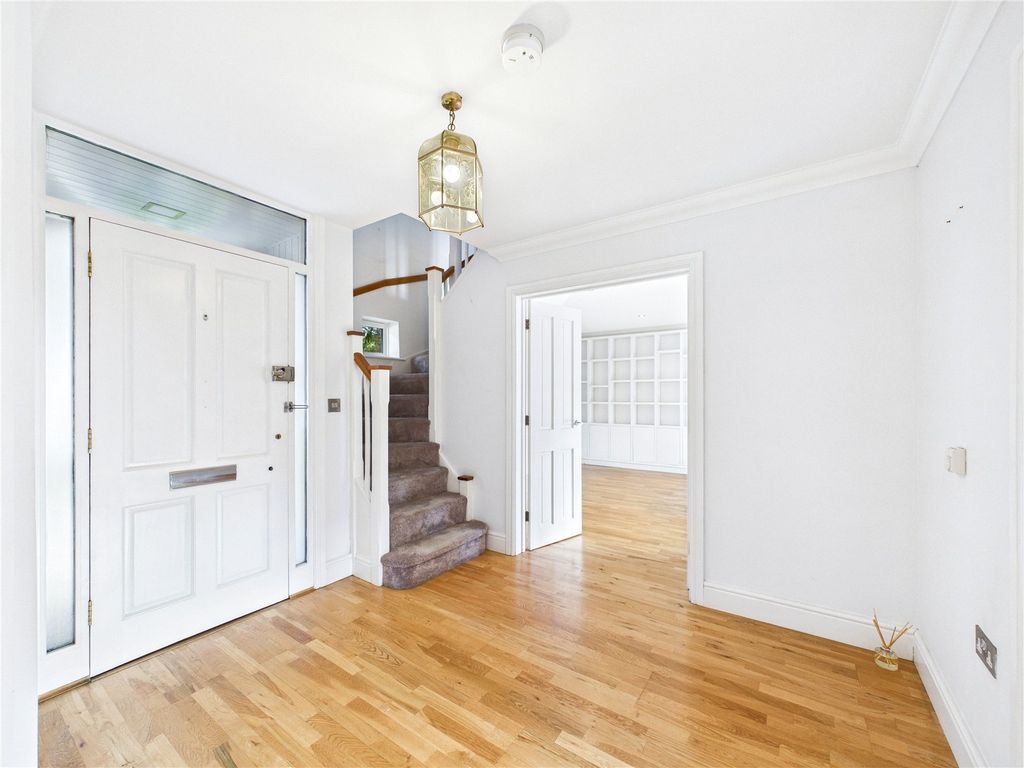 Property photo 2 of 16 2 - Picture No. 34