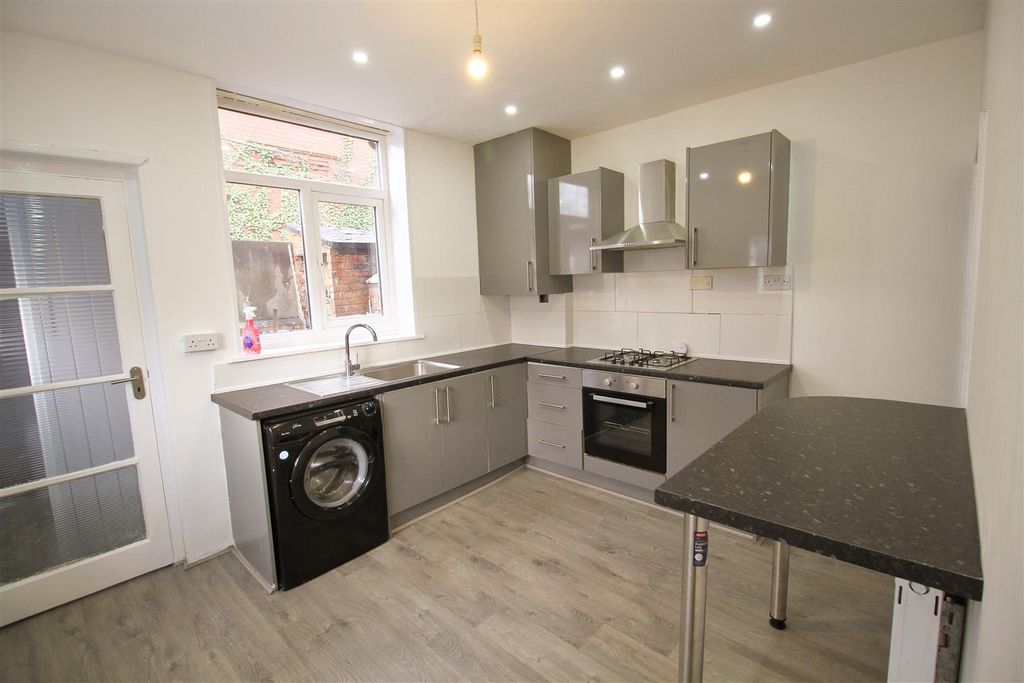 Property photo 3 of 8 Kitchen Diner.Jpg