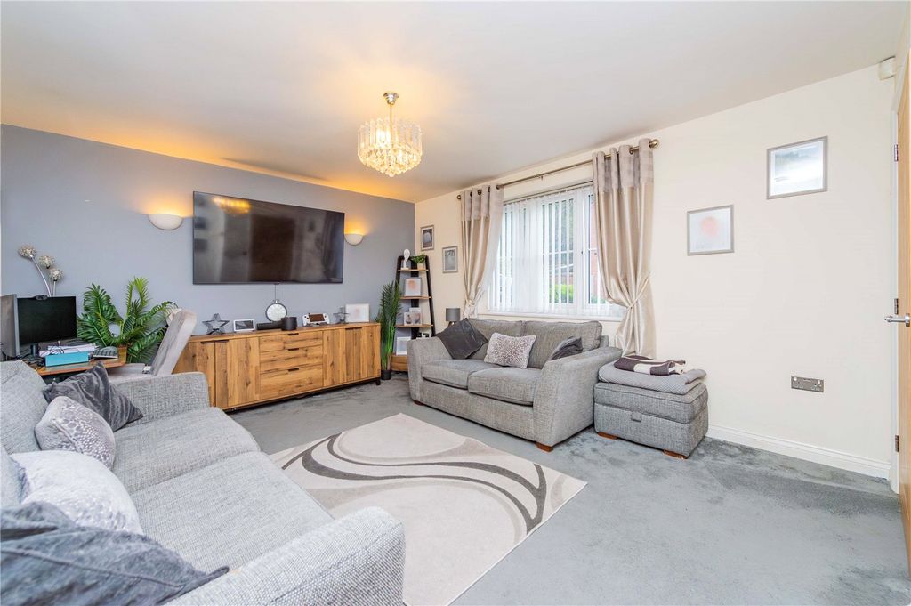 Property photo 2 of 31 Picture No. 27