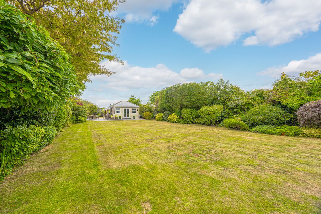 Property photo 3 of 45
