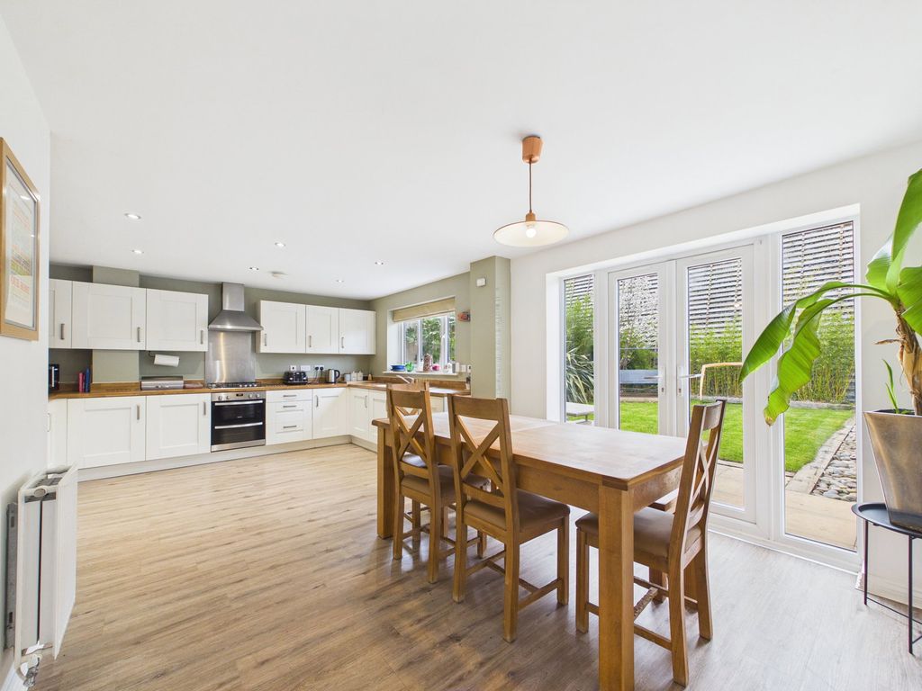 Property photo 2 of 30