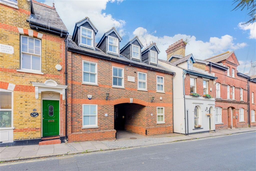 Property photo 1 of 10 External (Web)