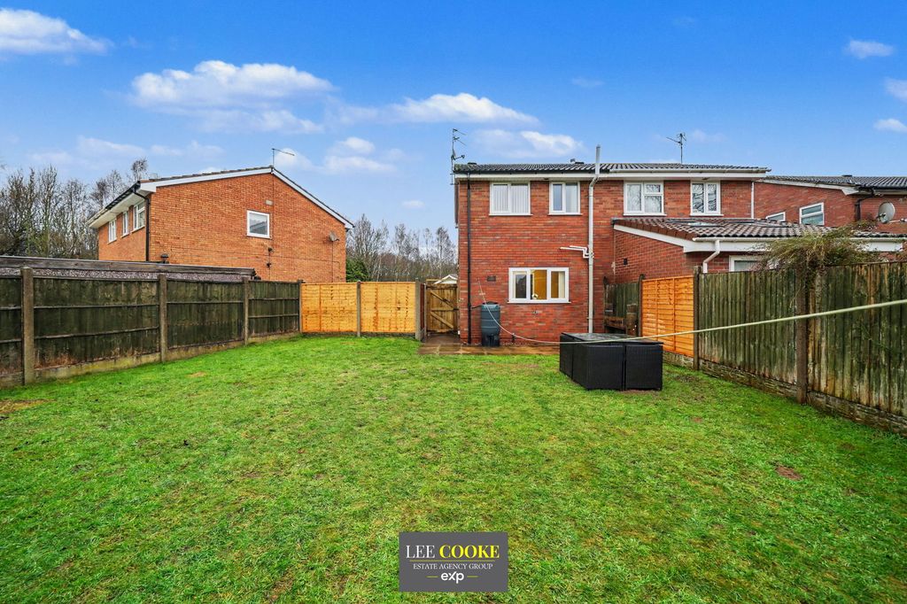 Property photo 2 of 23