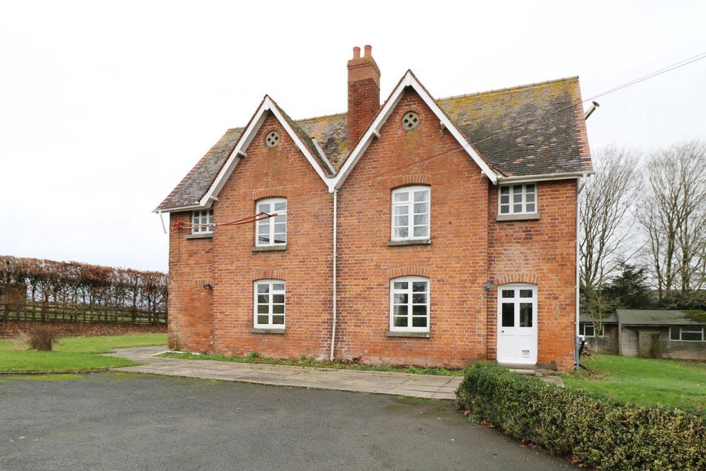 Property photo 2 of 29