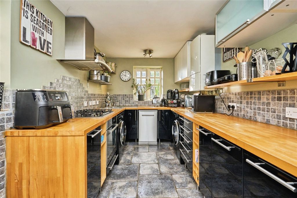 Property photo 1 of 20 Kitchen
