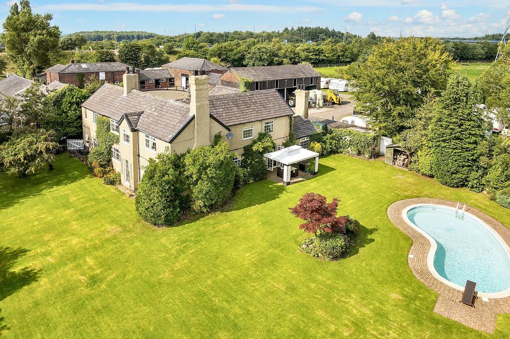 Property photo 1 of 25