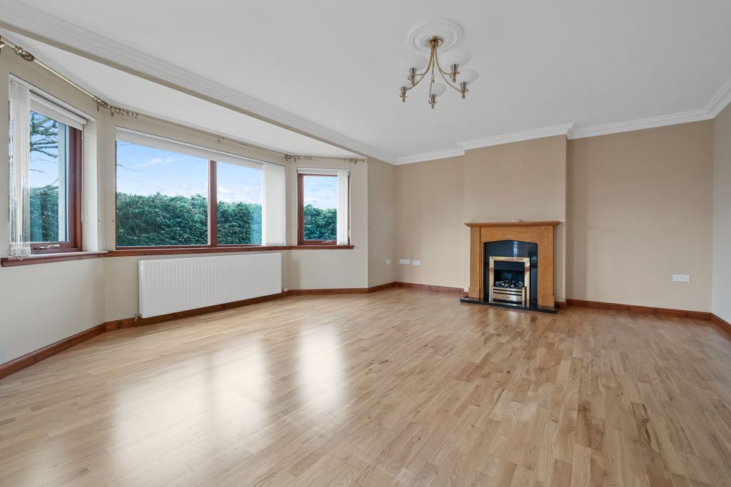 Property photo 2 of 34