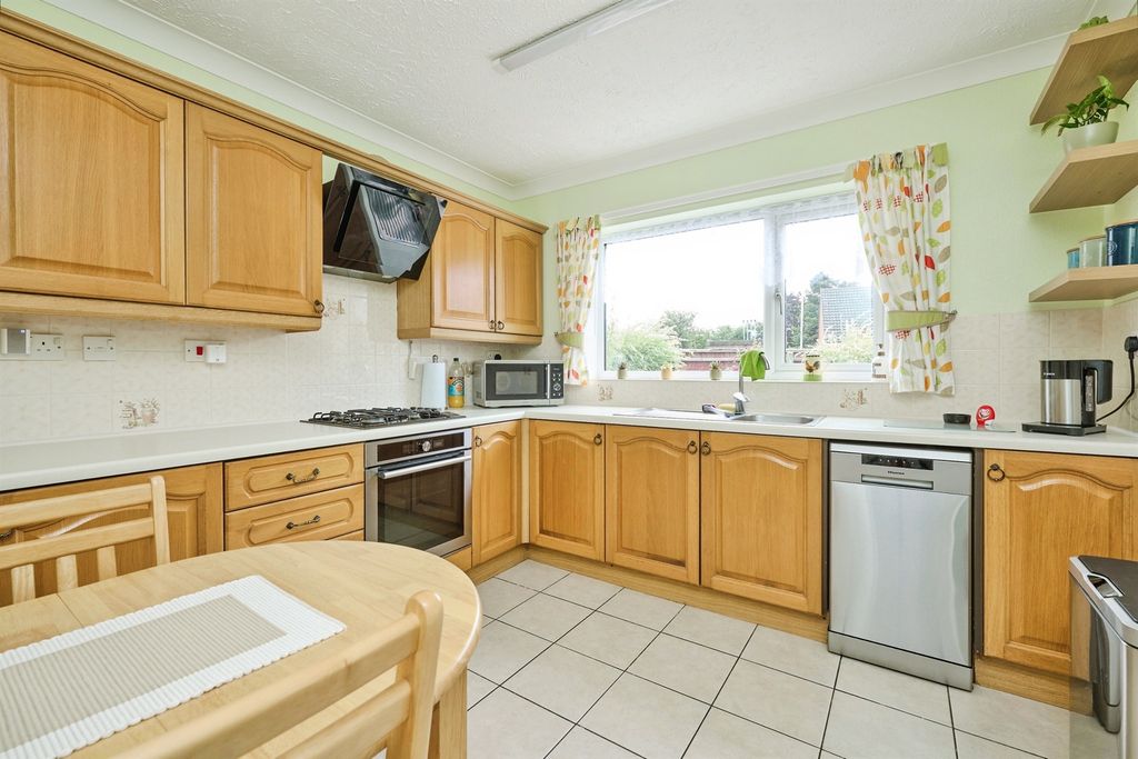Property photo 3 of 16