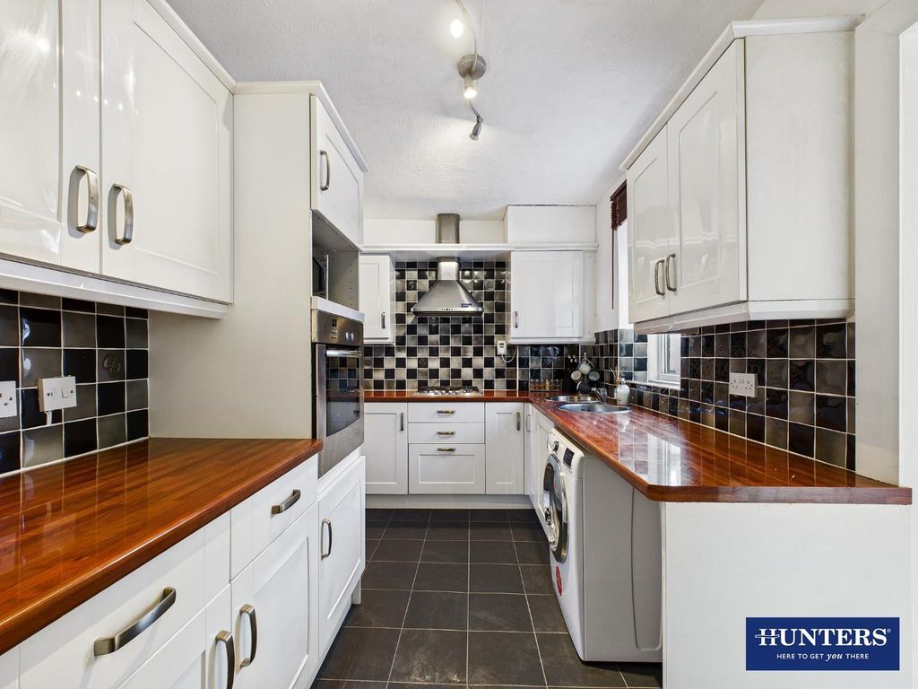 Property photo 2 of 13 Kitchen