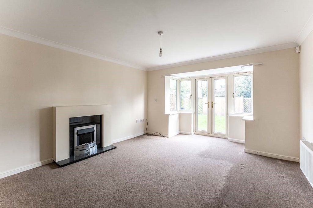Property photo 2 of 8 Picture No. 11