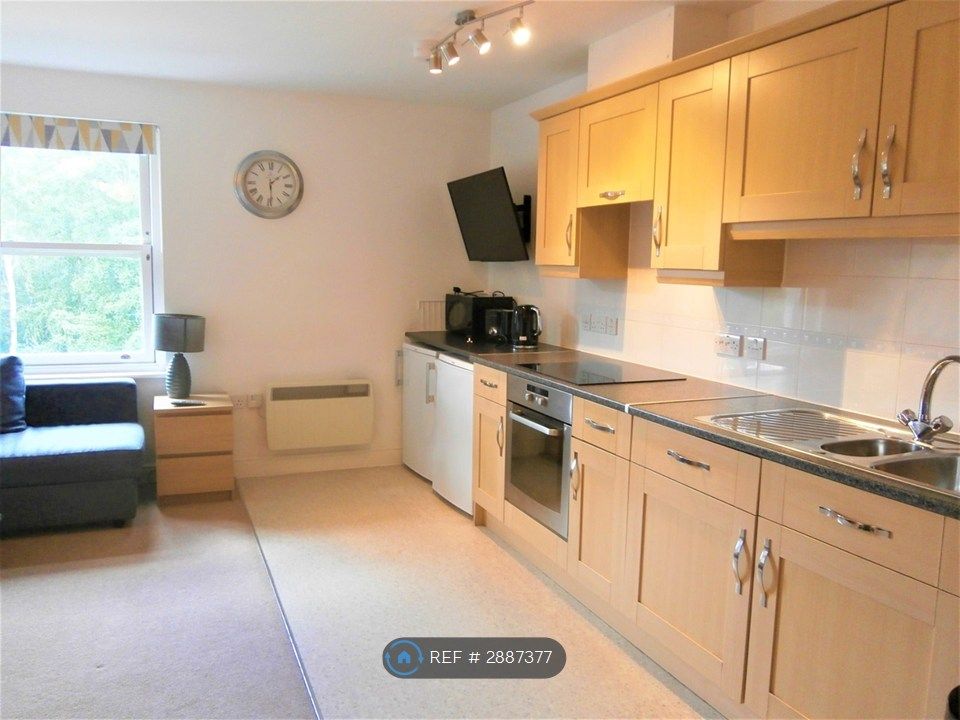 Property photo 2 of 21