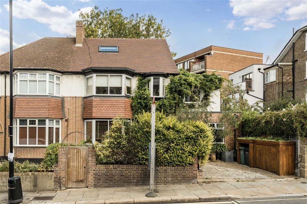 Property photo 1 of 8