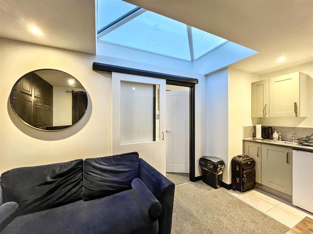 Property photo 2 of 10 Img_2565.Jpg