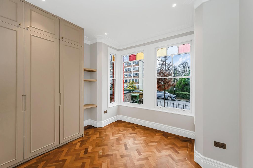 Property photo 1 of 26 Bedroom