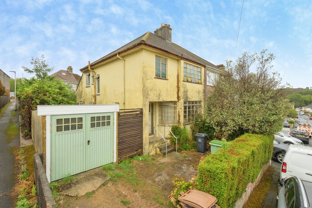 Property photo 1 of 12