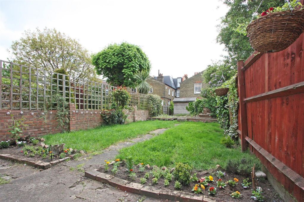 Property photo 1 of 6