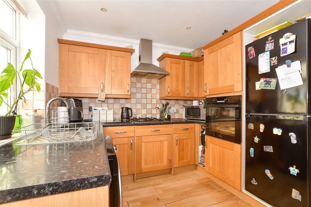 Property photo 3 of 9 Kitchen