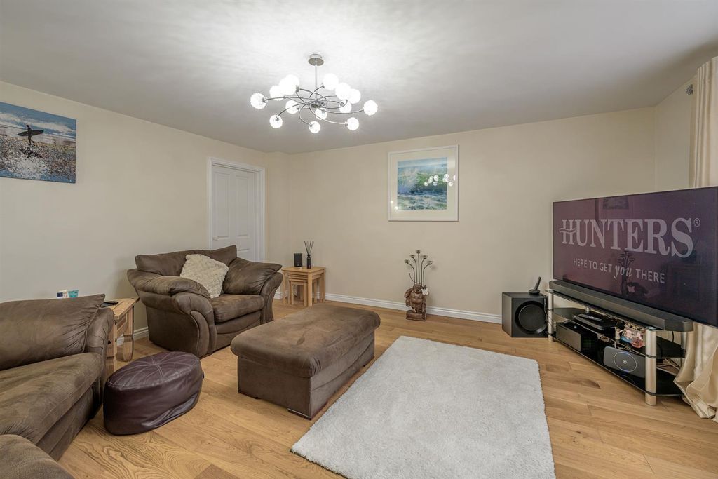 Property photo 2 of 21