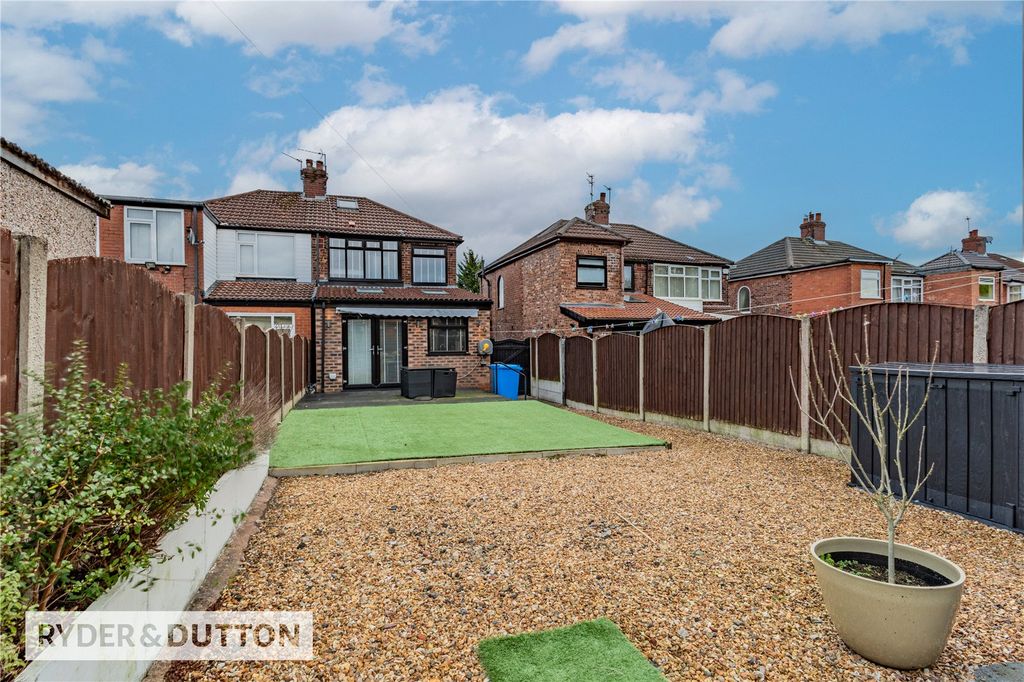 Property photo 2 of 19 Garden