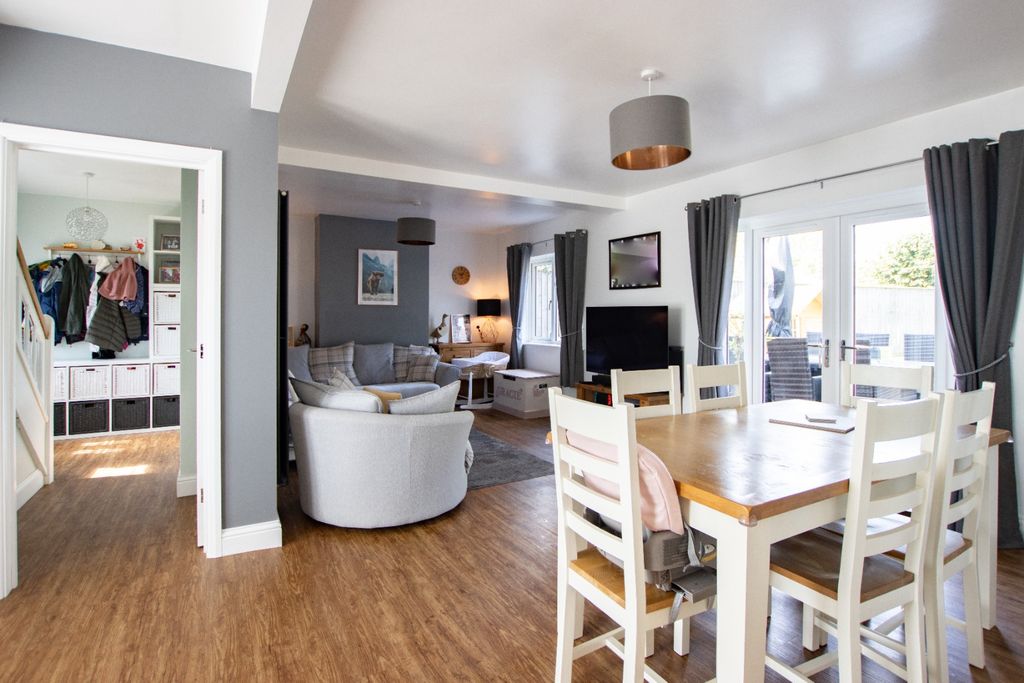 Property photo 3 of 35 5282605