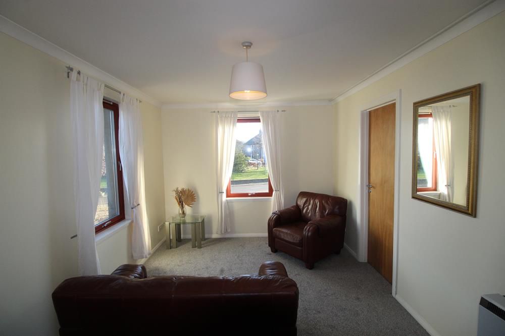 Property photo 1 of 7 Living Room 1
