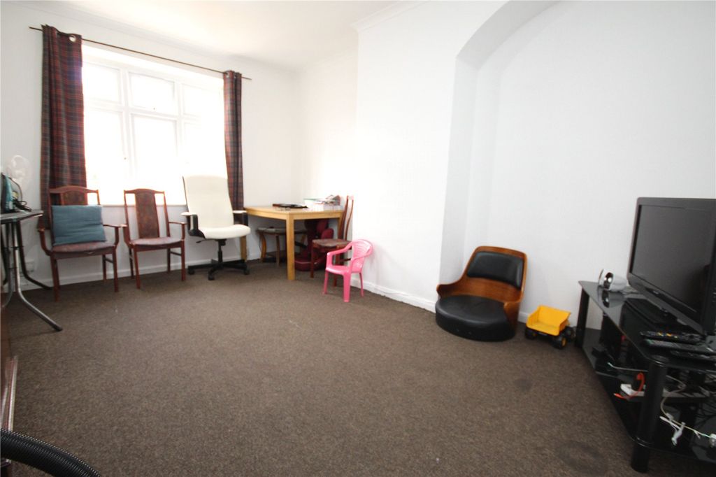 Property photo 3 of 7 Picture No. 06