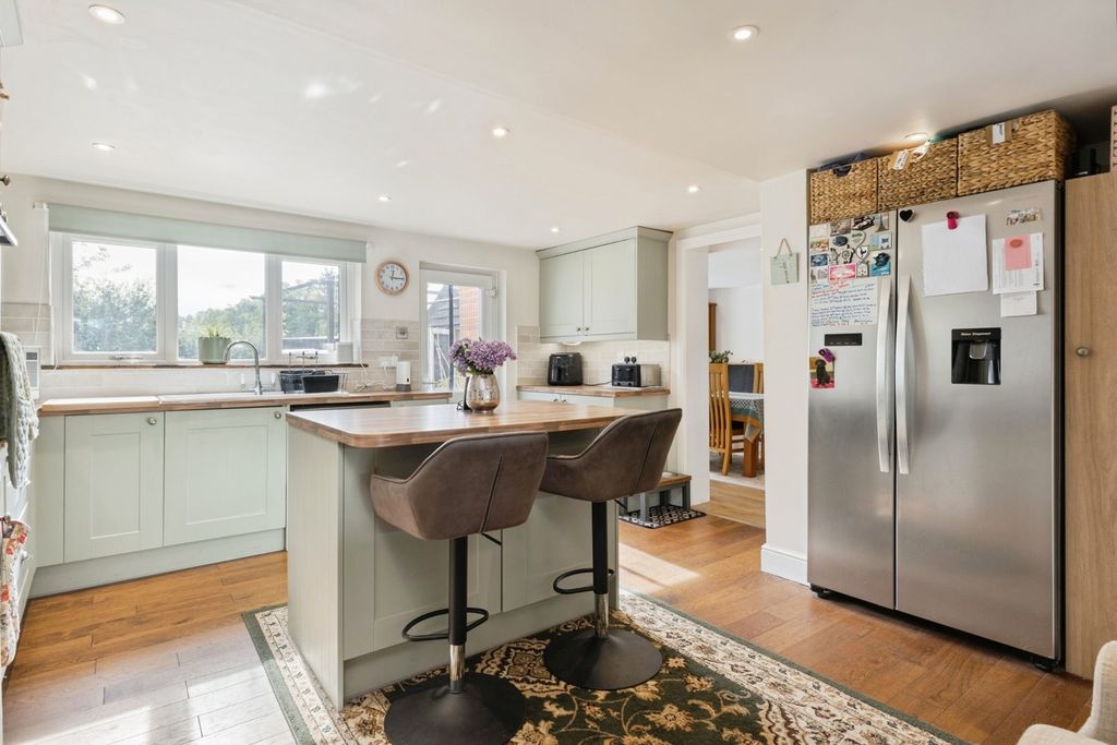 Property photo 3 of 22 Pbox-Img.Jpg