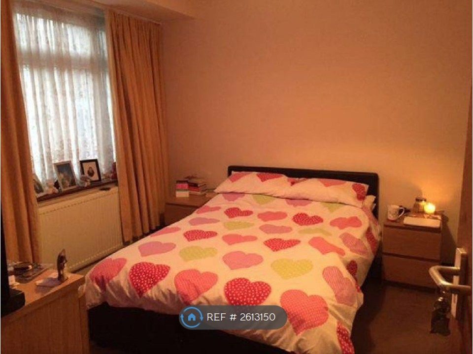 Property photo 1 of 9 Large Double Bedroom 13S/m