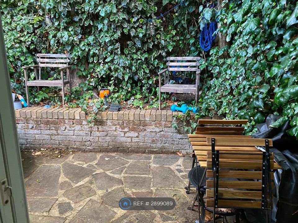 Property photo 2 of 17 Garden