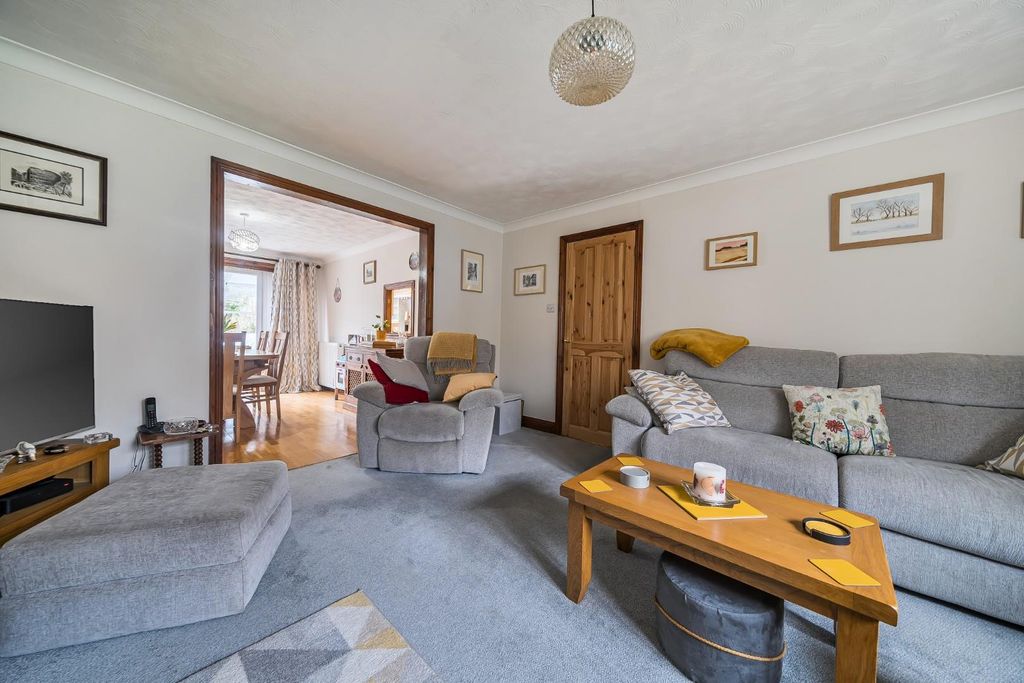 Property photo 3 of 20 6 Lysander Way Jpg