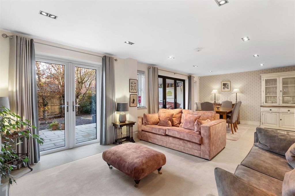 Property photo 3 of 18