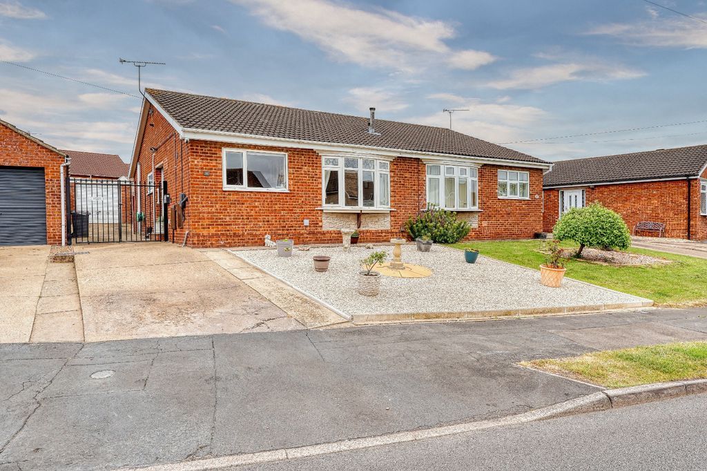 Property photo 1 of 12 Frontal