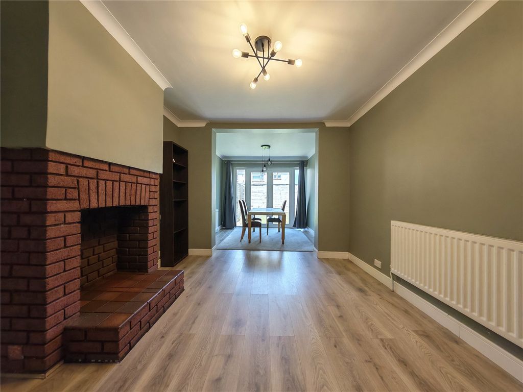 Property photo 2 of 15 Picture No. 11