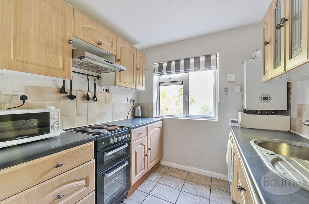 Property photo 2 of 17 844B1F5E-73ee-44B...