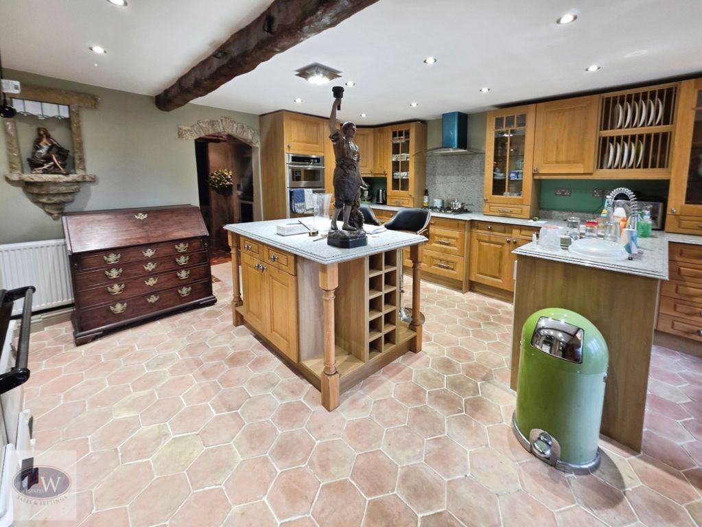 Property photo 2 of 29 Kitchen