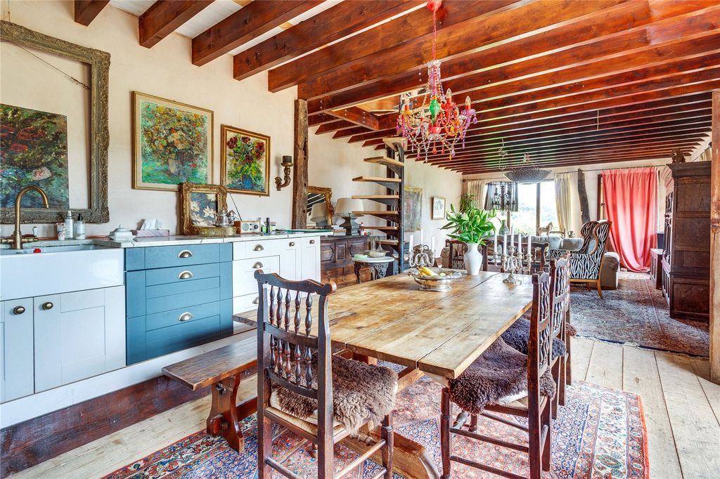 Property photo 3 of 11 Dining Room