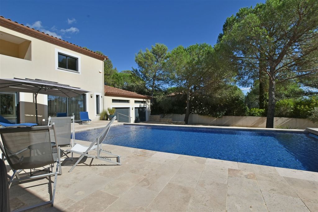 Property photo 3 of 33