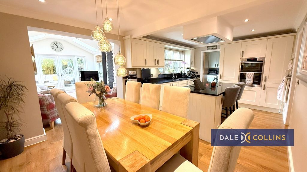 Property photo 3 of 34 Photo 13