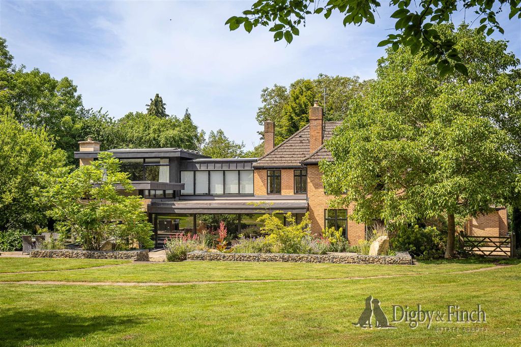 Property photo 1 of 58
