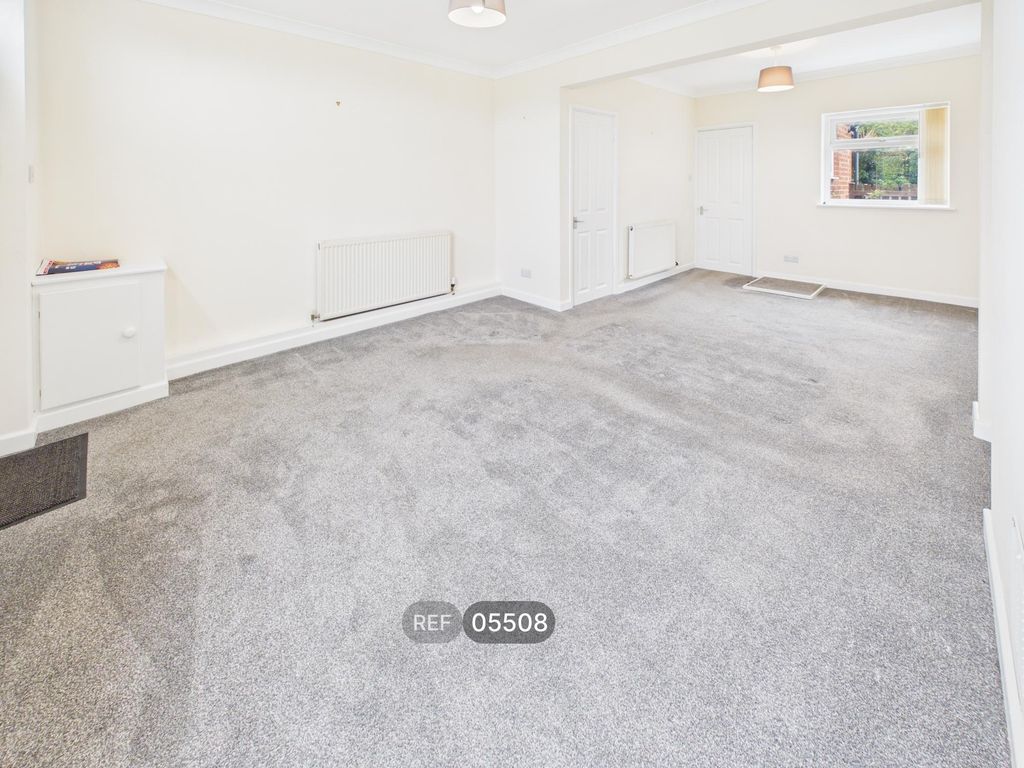 Property photo 3 of 10 Living/Dining Area