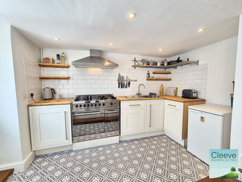 Property photo 3 of 19 1000054700