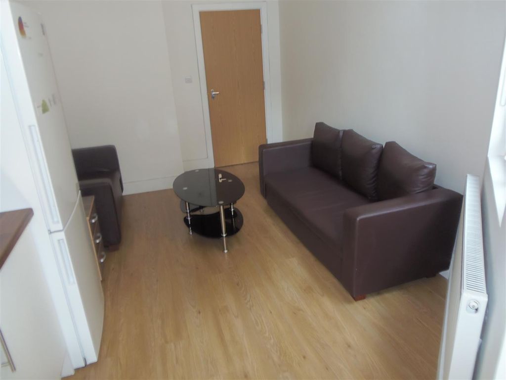 Property photo 2 of 6