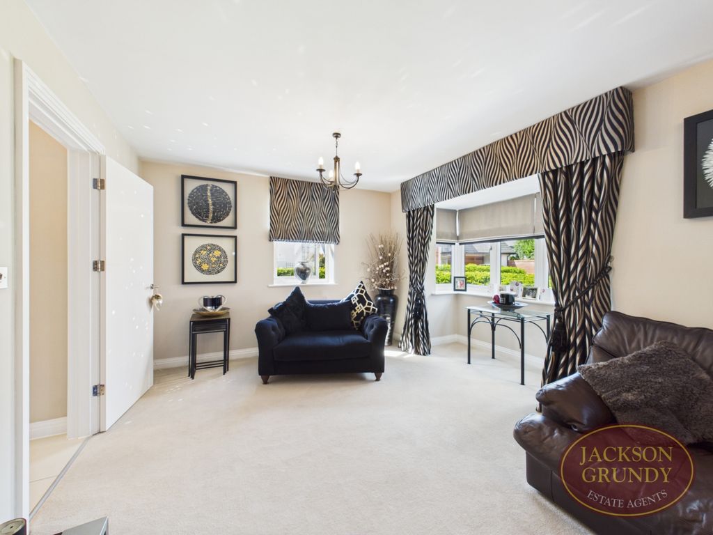 Property photo 3 of 19 Minster Road