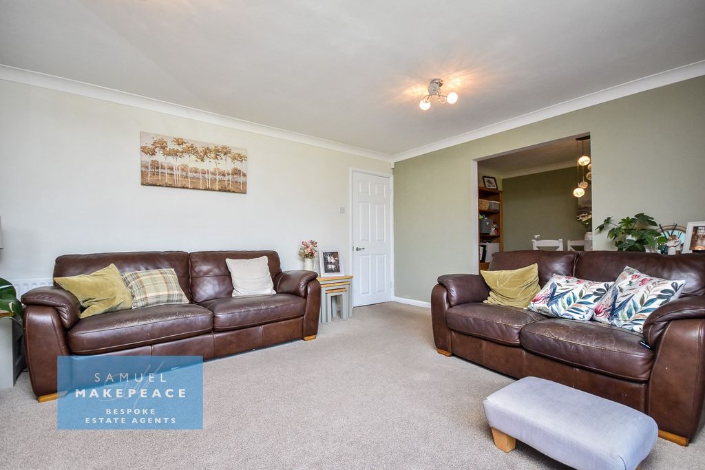 Property photo 3 of 31 Gallery
