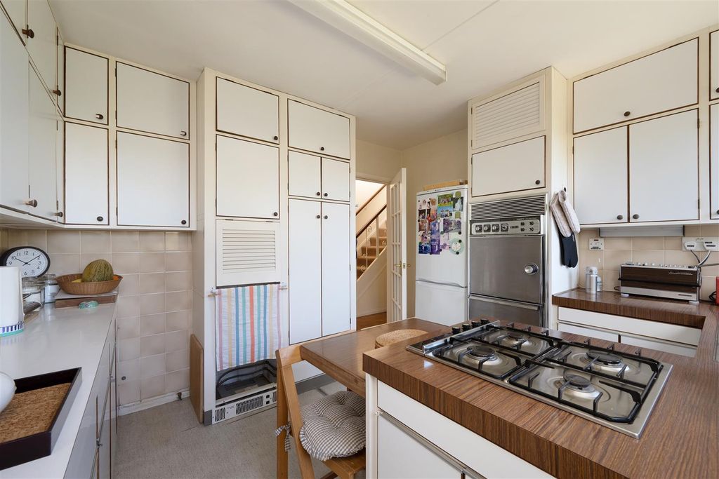 Property photo 3 of 22 Fair Lawn, Chestfield, Whitstable