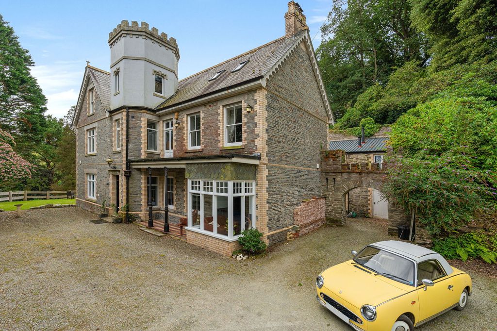 Property photo 1 of 46