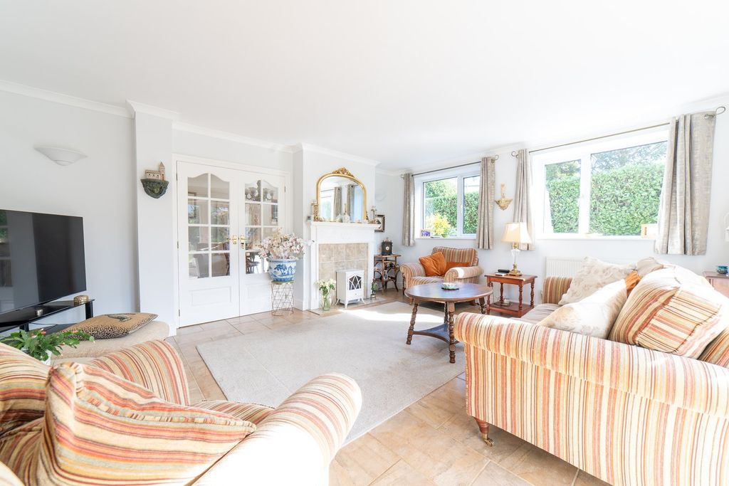 Property photo 3 of 18